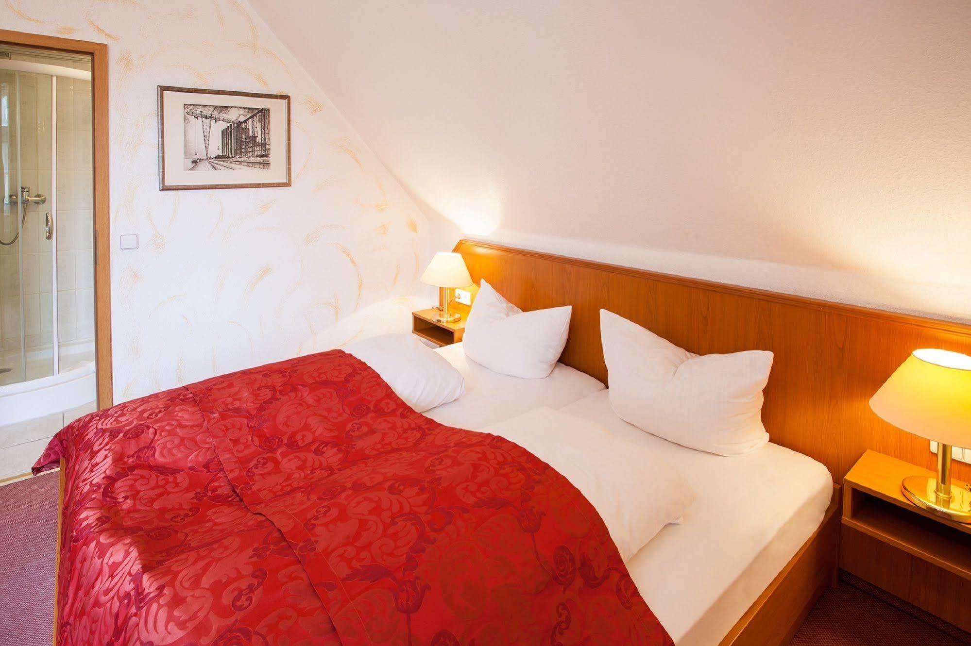 Hotel Alter Wolf Wolfsburg Eksteriør billede