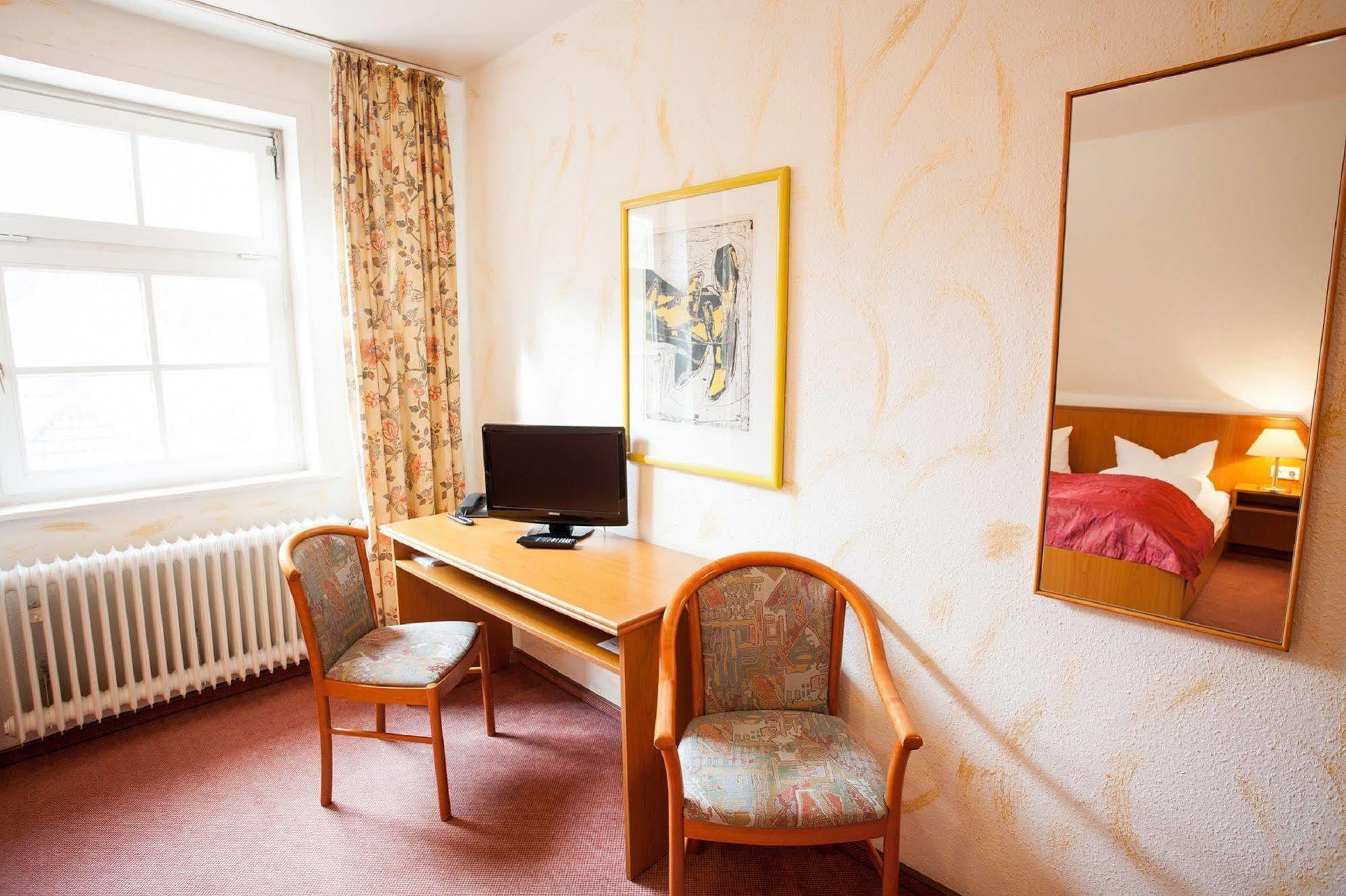 Hotel Alter Wolf Wolfsburg Eksteriør billede